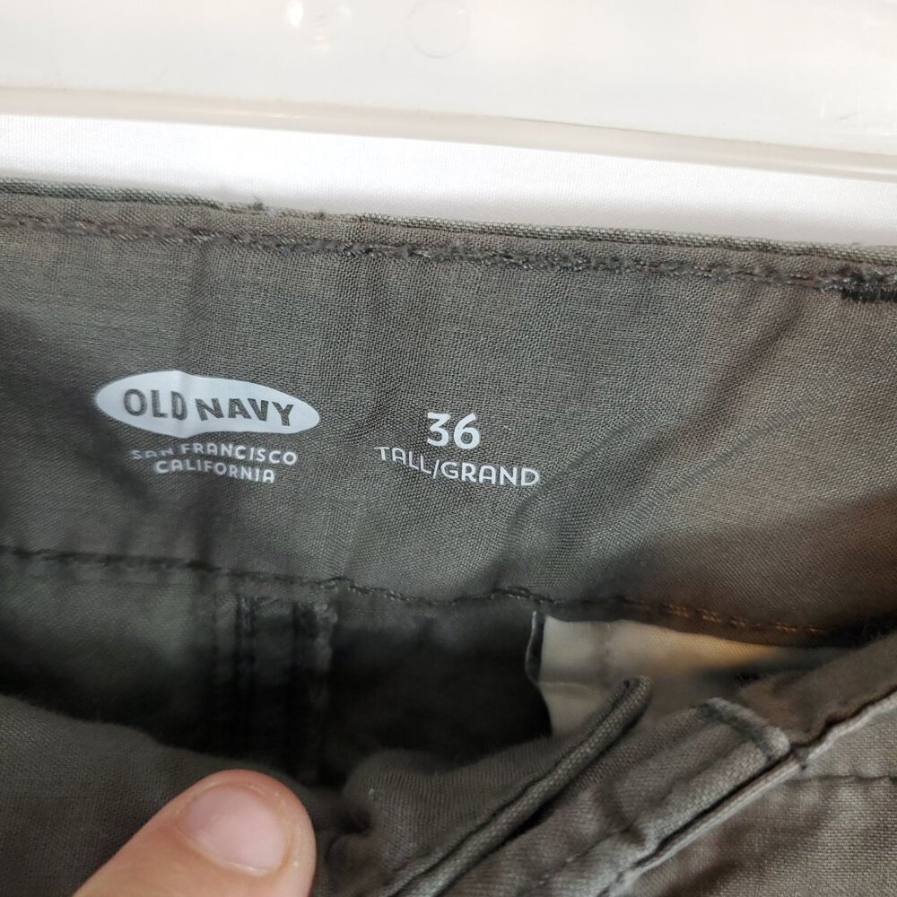Old Navy Grey Cargo Shorts Mens Sz 36 Tall - Picture 5 of 8
